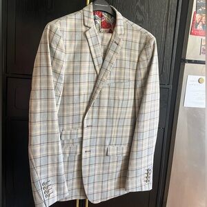 Men's Warehouse Suit